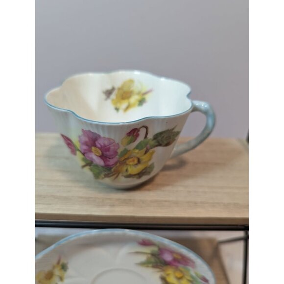 Shelley "BEGONIA" Teacup & Saucer - Picture 5 of 9